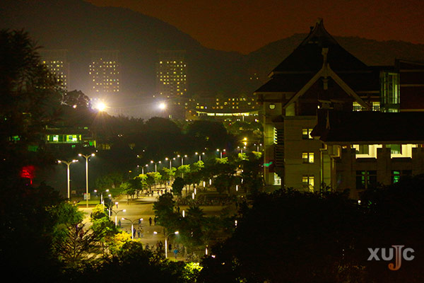 如何選購三遙路燈控制器、無線遠(yuǎn)程景觀燈監(jiān)控系統(tǒng)